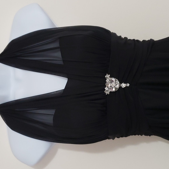 Let's Fashion Black Dress With Shawl - Picture 2 of 13